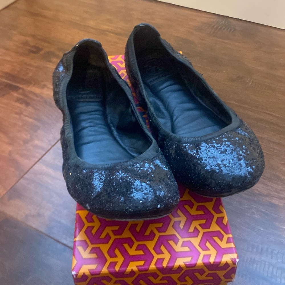 USED - Authentic Tory Burch Eddie Glitter ballet flat in Black, size 9.5.